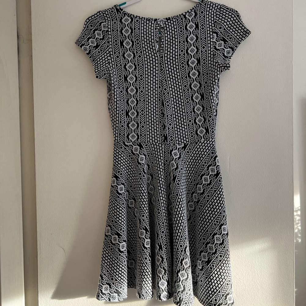 Banana Lemon Aztec Dress - Picture 3 of 4